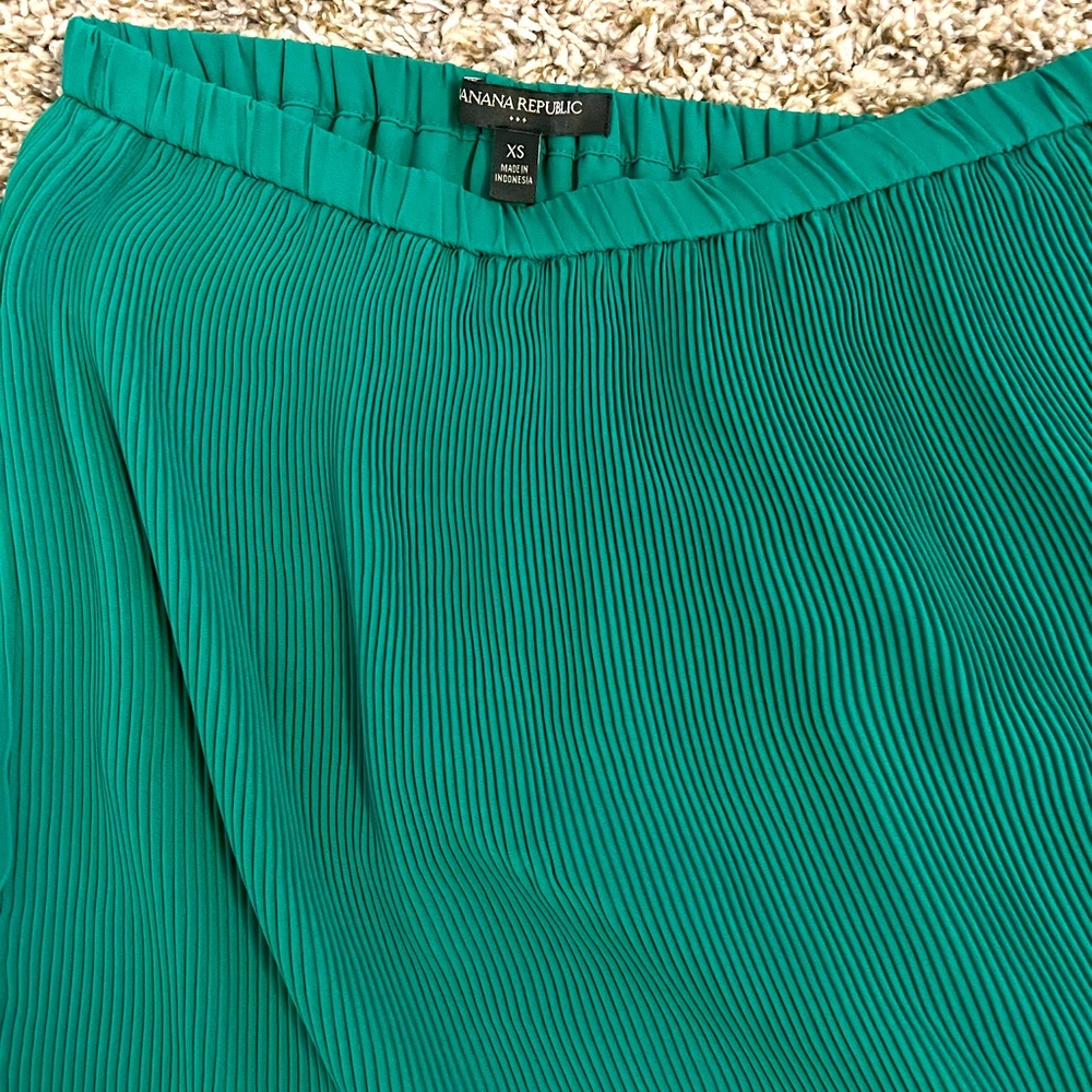 Banana Republic skirt. Like new. XS.